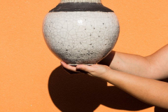 vaso raku bianco e nero